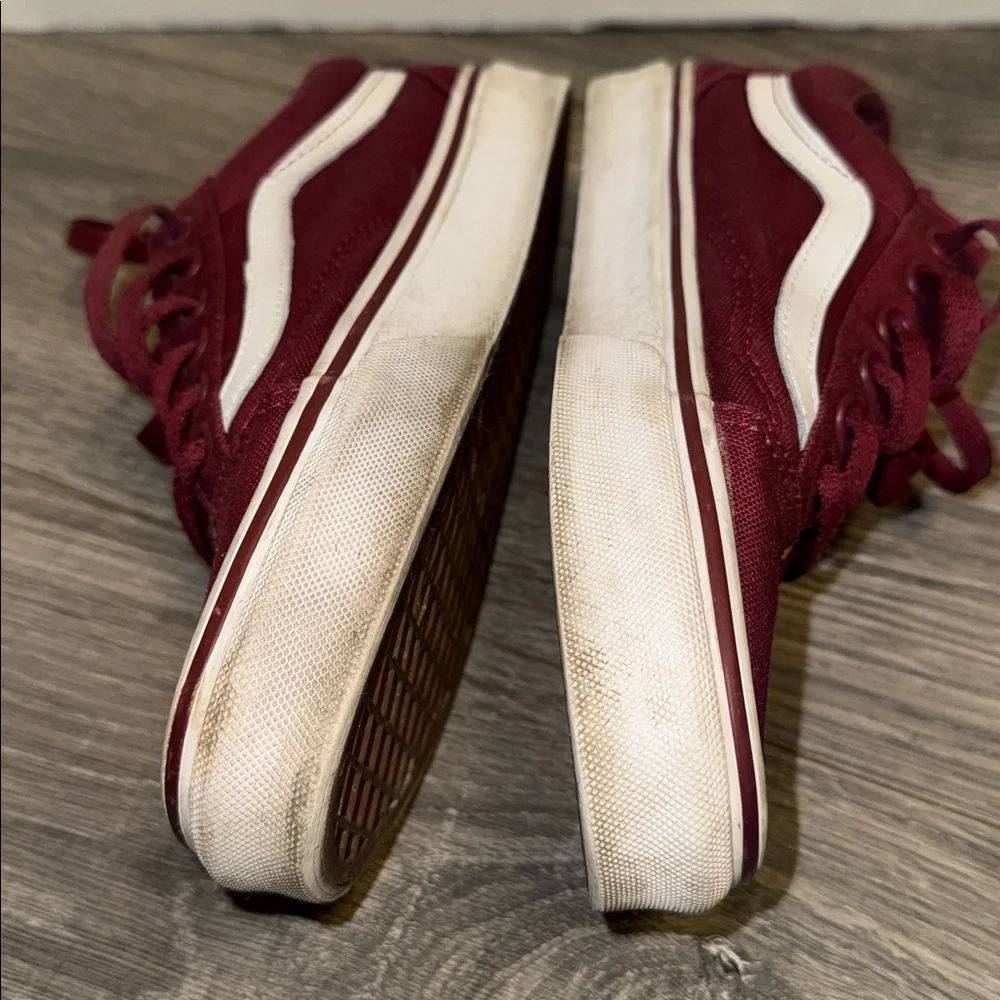 Vans Old Skool Low-Top Sneakers in Burgundy and White - Picture 4 of 4